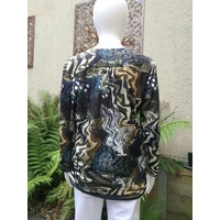 Berlin V Neck Shirt with Animal Print
