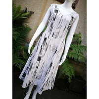 Holmes & Fallon V Neck Dress