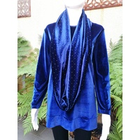 Domchi Velour Snood with Small Metal Feature