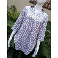 Domchi 3/4 Sleeve Top with Collar