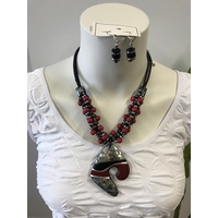 Selrah- Maroon Alive necklace and earring set